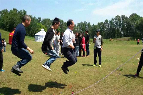 松下泰康電子伙伴們在深圳農(nóng)家樂九龍生態(tài)園舉辦野炊踏青活動(dòng)