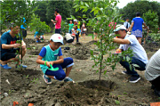 二（4）班級植樹節親子春游活動選擇深圳九龍山生態園